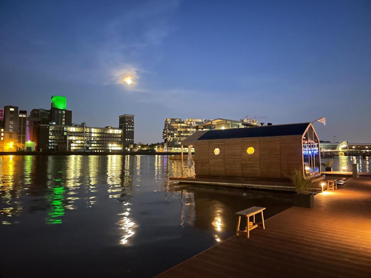Wikkelboats At Floating Rotterdam Rijnhaven Villa Exteriör bild