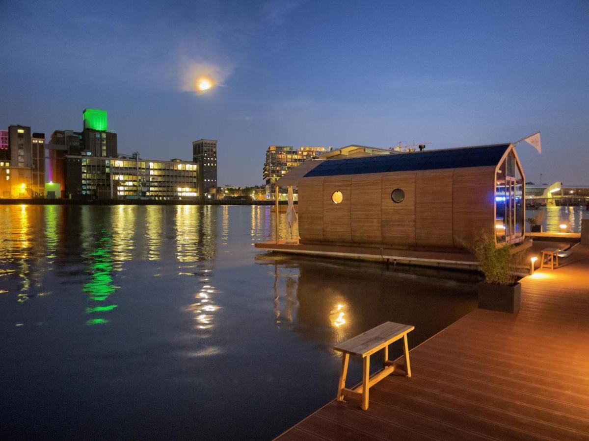 Wikkelboats At Floating Rotterdam Rijnhaven Villa Exteriör bild