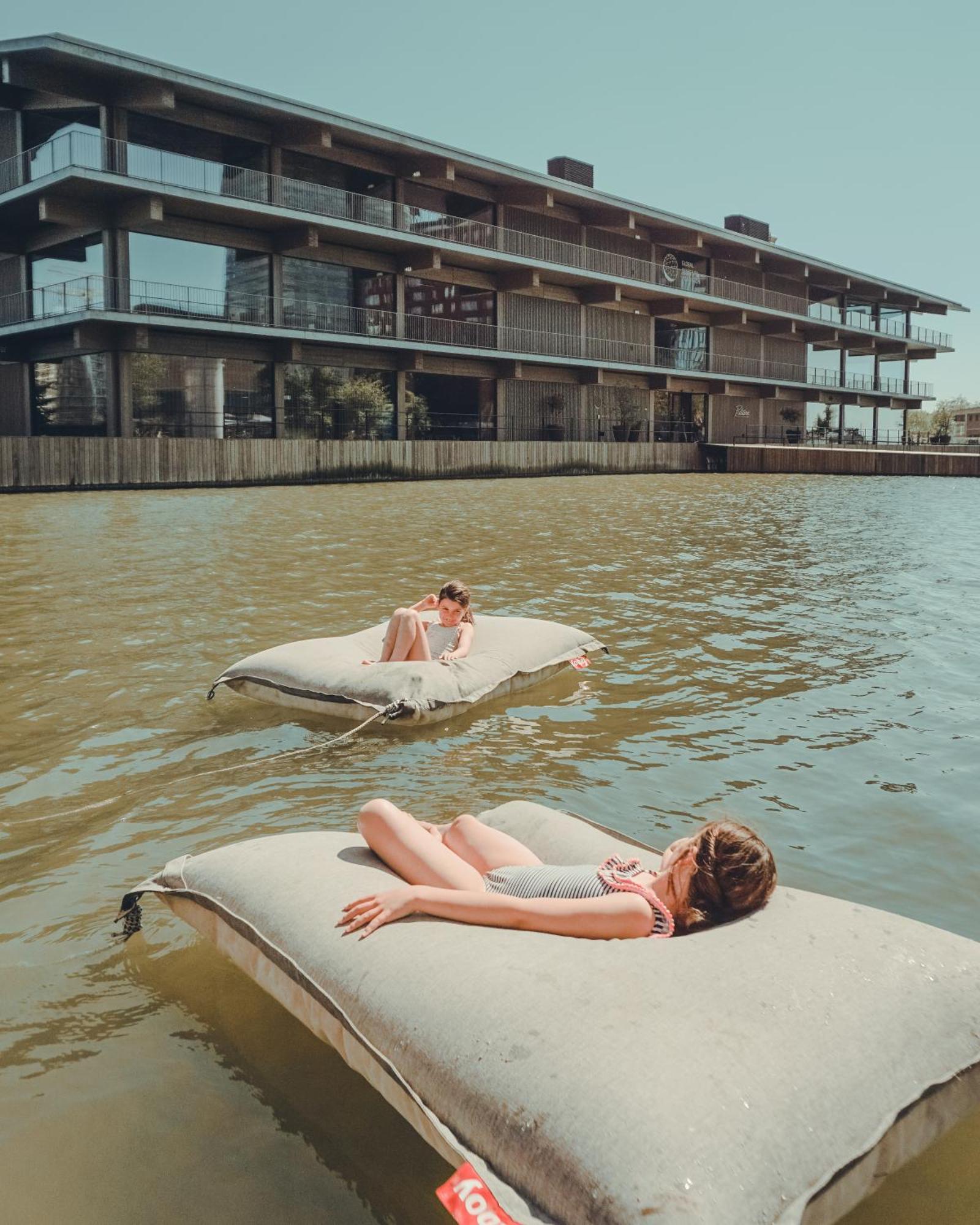 Wikkelboats At Floating Rotterdam Rijnhaven Villa Exteriör bild